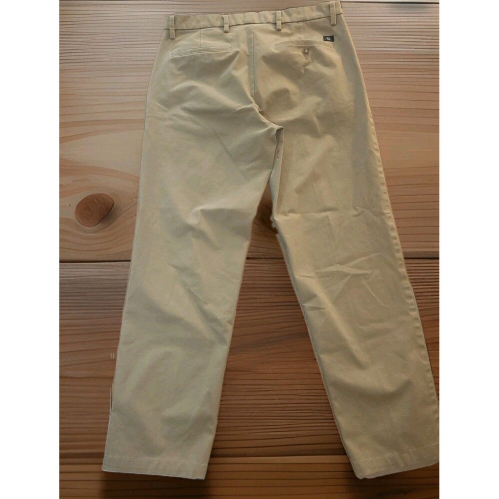 Dockers Men's Khaki Chino Pants - Size 36x32 (Excellent Condition) - Picture 2 of 6